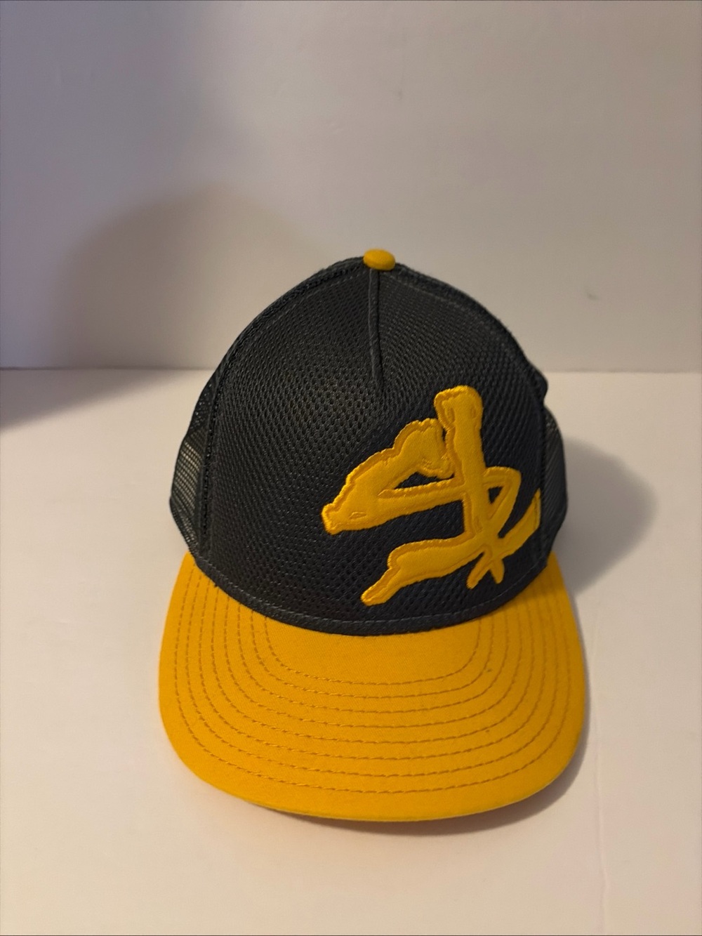 Salt Life Mens Trucker Hat Grey Mesh Yellow Logo Snapback One Size